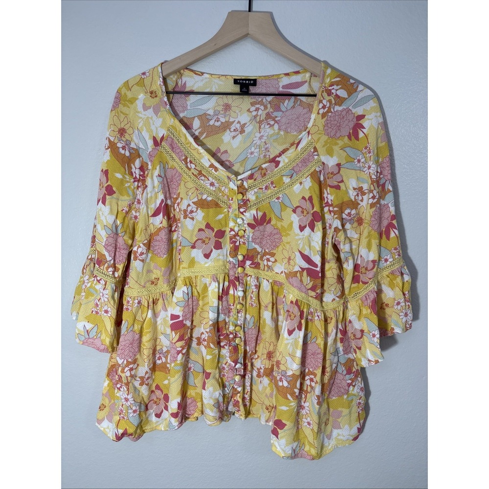 Torrid Size 0 Yellow Floral Boho Babydoll Top Lace Peplum Ruffle Buttons Stretch